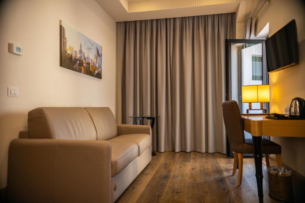 Hotel Golden Palace Shkoder Exterior photo