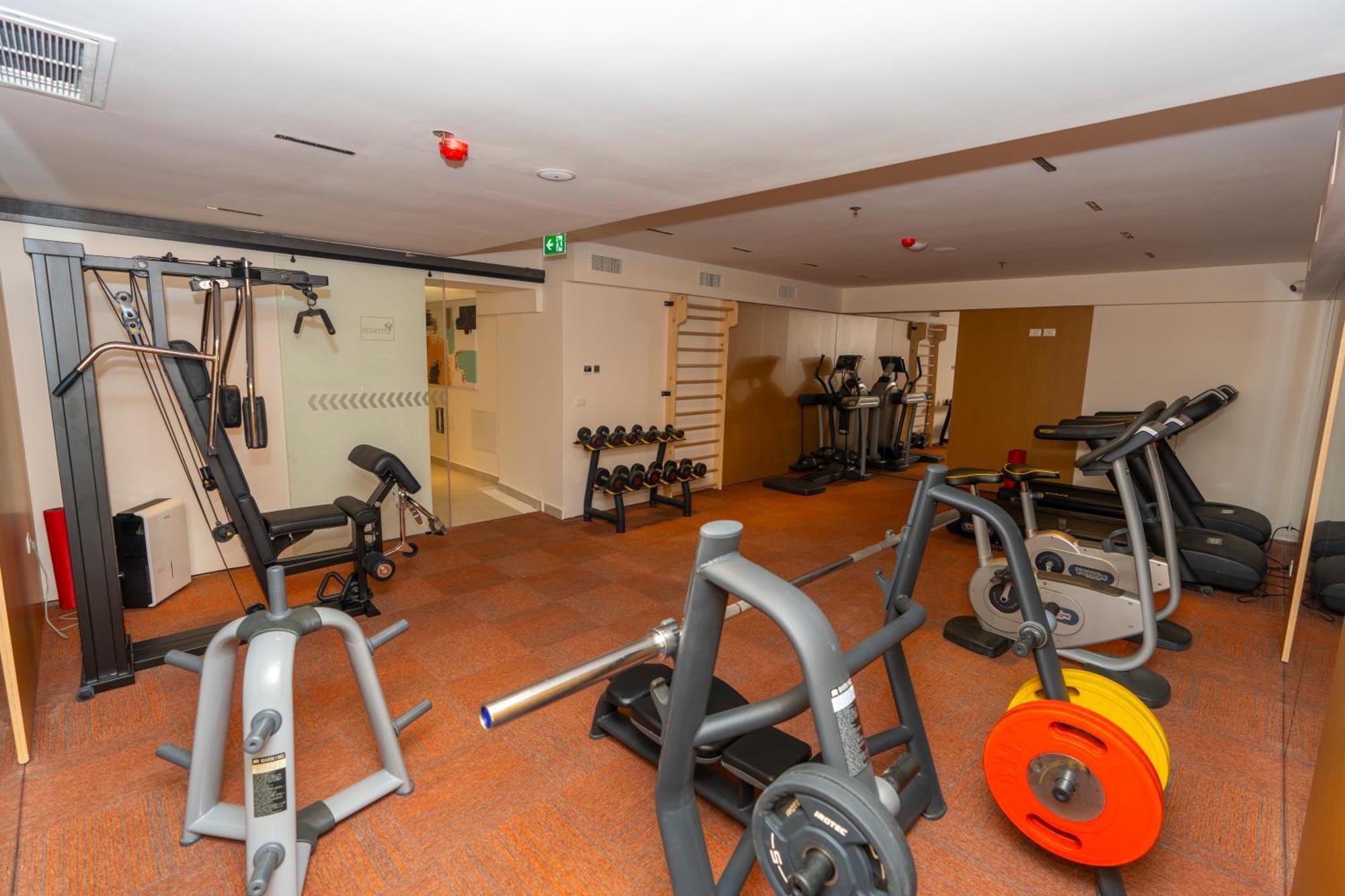 Hotel Golden Palace Shkoder Exterior photo